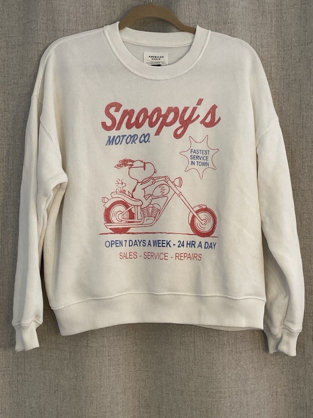 American Eagle Snoopyโs Motor Co Size Medium Sweater NWOT